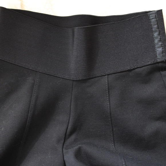 Nygard Slims by Peter Nygard Black Capri Pants Size S/P 6-8 - Picture 2 of 6